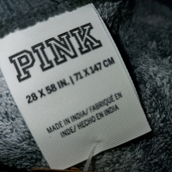 PINK Beach towel NIP - Picture 6 of 7